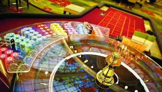 Pengguna menikmati proses pendaftaran aman di platform digital